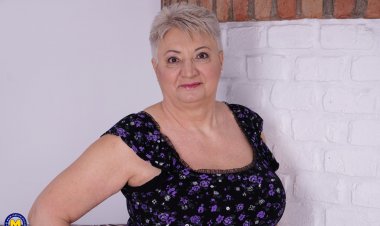 This big mama loves a good hard stiffy