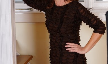 Hot Housewife in action