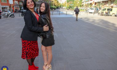 Linda Porn is an older lesbian who loves younger girls