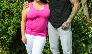 Big strong viking guy doing a mature slut at the gym