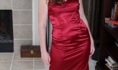 Very hot American housewife fooling around