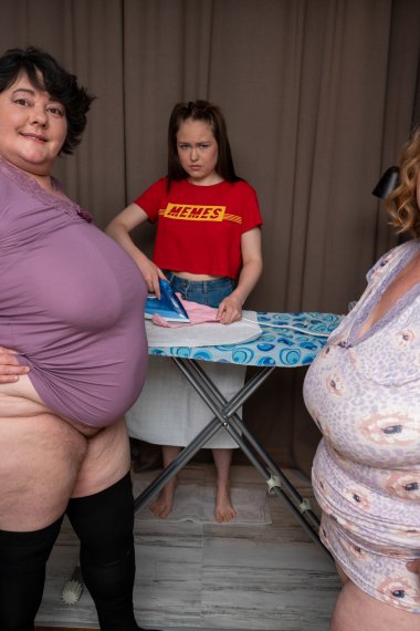 Two BBW mature sluts get their big asses eaten by a hot teen