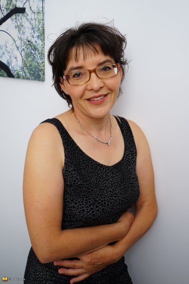 Hairy mature lady getting naughty by herself