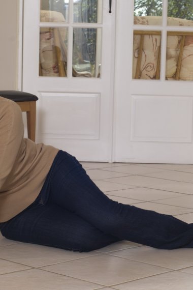 This British mature woman loves to get naked and frisky