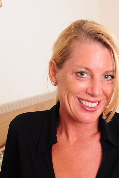 naughty American housewife playing in her hotleroom with her pussy