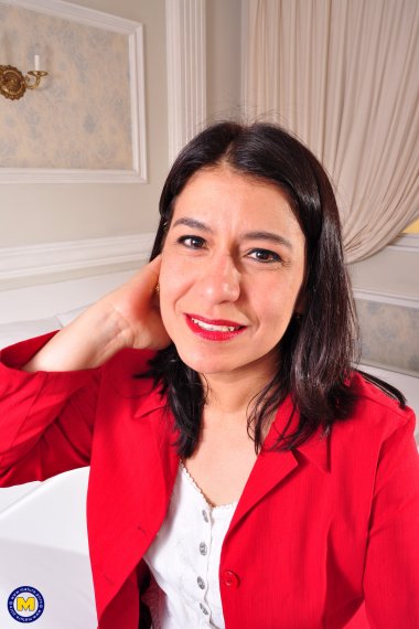 Hairy Latin housewife getting very naughty