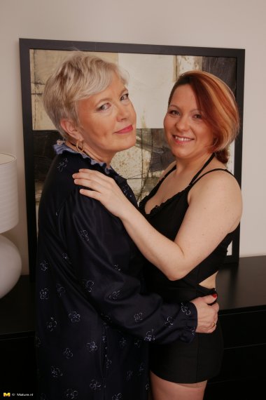 Two lesbian housewives get ready for action