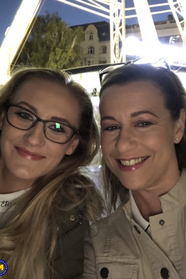 Naughty cougar seducing a kinky lesbian teen