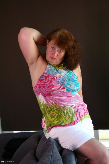 Horny Dutch mature BBW getting dirty