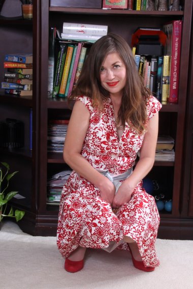 Hairy mature lady playing with her pussy