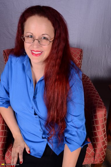 Hairy chubby American housewife playing alone