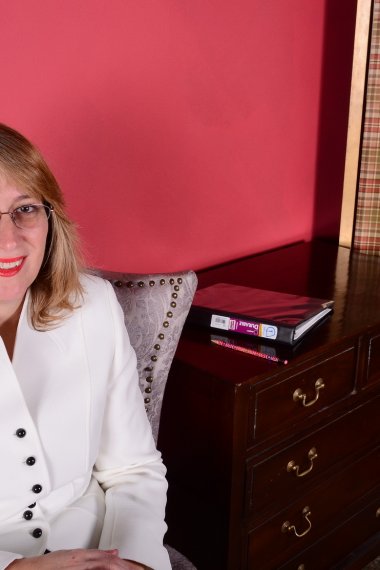 Unshaved American mom playing with herself