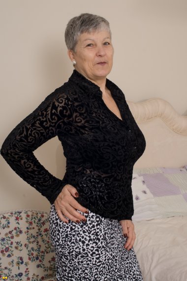 British big breasted mature lady getting naughty