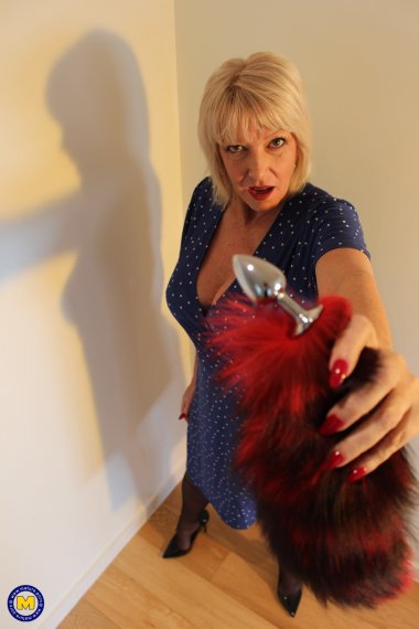 Naughty mature Amy gets a double penetration from two younger guys