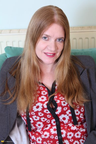 This naughty British housewife is getting ready for something