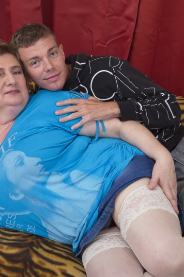 Big breasted mature slut doing her friend