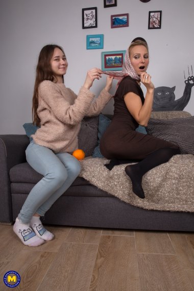 Naughty MILF having fun scissoring a steamy hot teeny babe