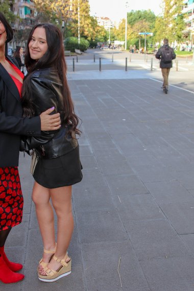 Linda Porn is an older lesbian who loves younger girls