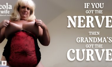British, curvy grandma Nicola Hotwife loves to masturbate at home in bed when she's alone